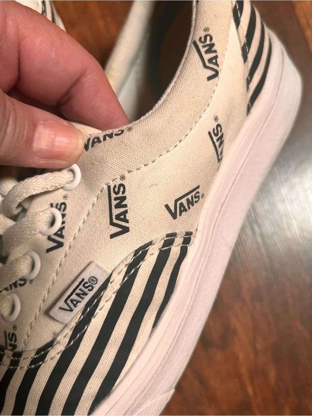 VANS ComfyCush ERA pinned black marshmallow womens sz 7 EUC